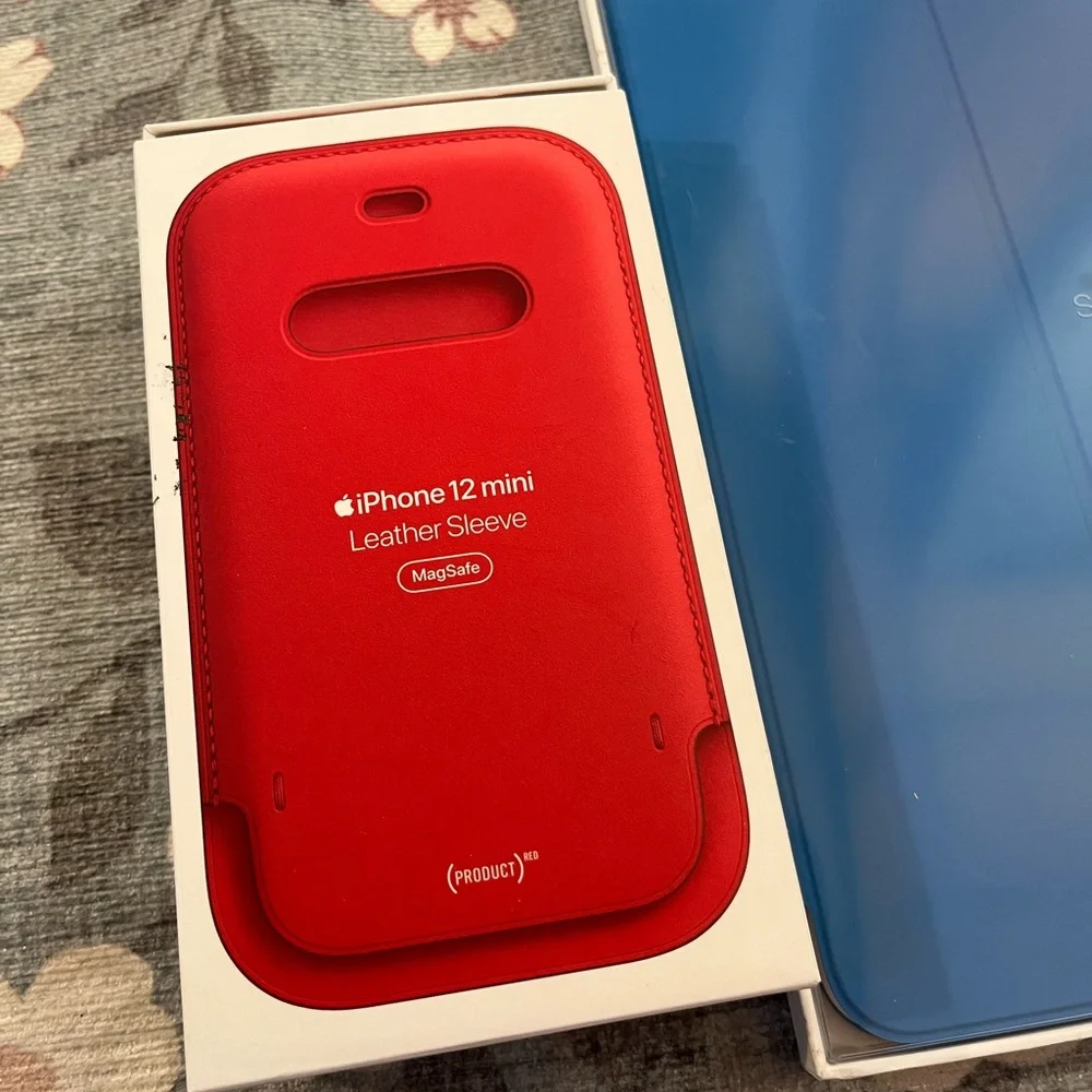 New Apple Bundle iPhone 12 Mini Leather Sleeve (PRODUCT)RED + iPad Smart Folio